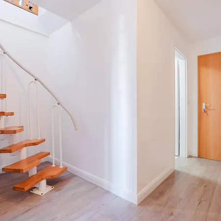 Apartment Haus Behrens 1 *